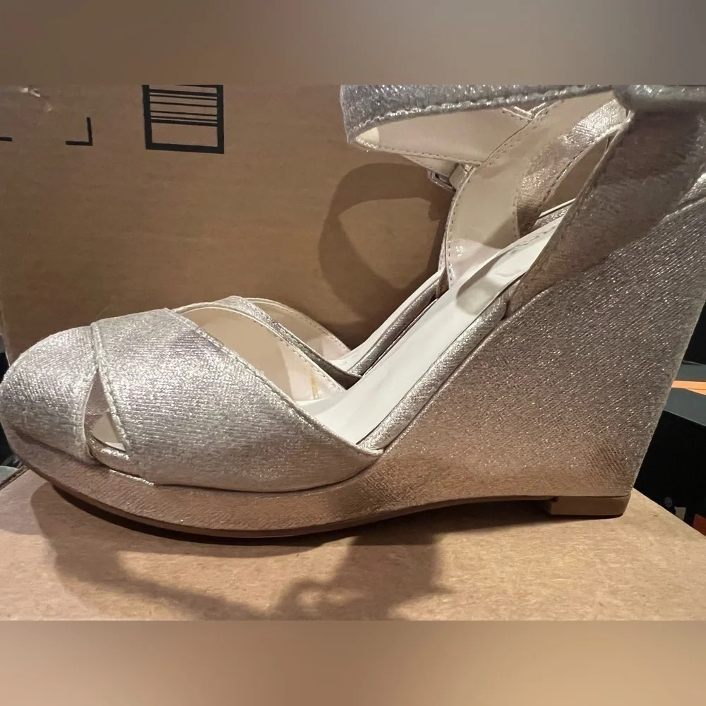 S54. NEW Benjamin Walk Women's Touch Ups Stormy 9M